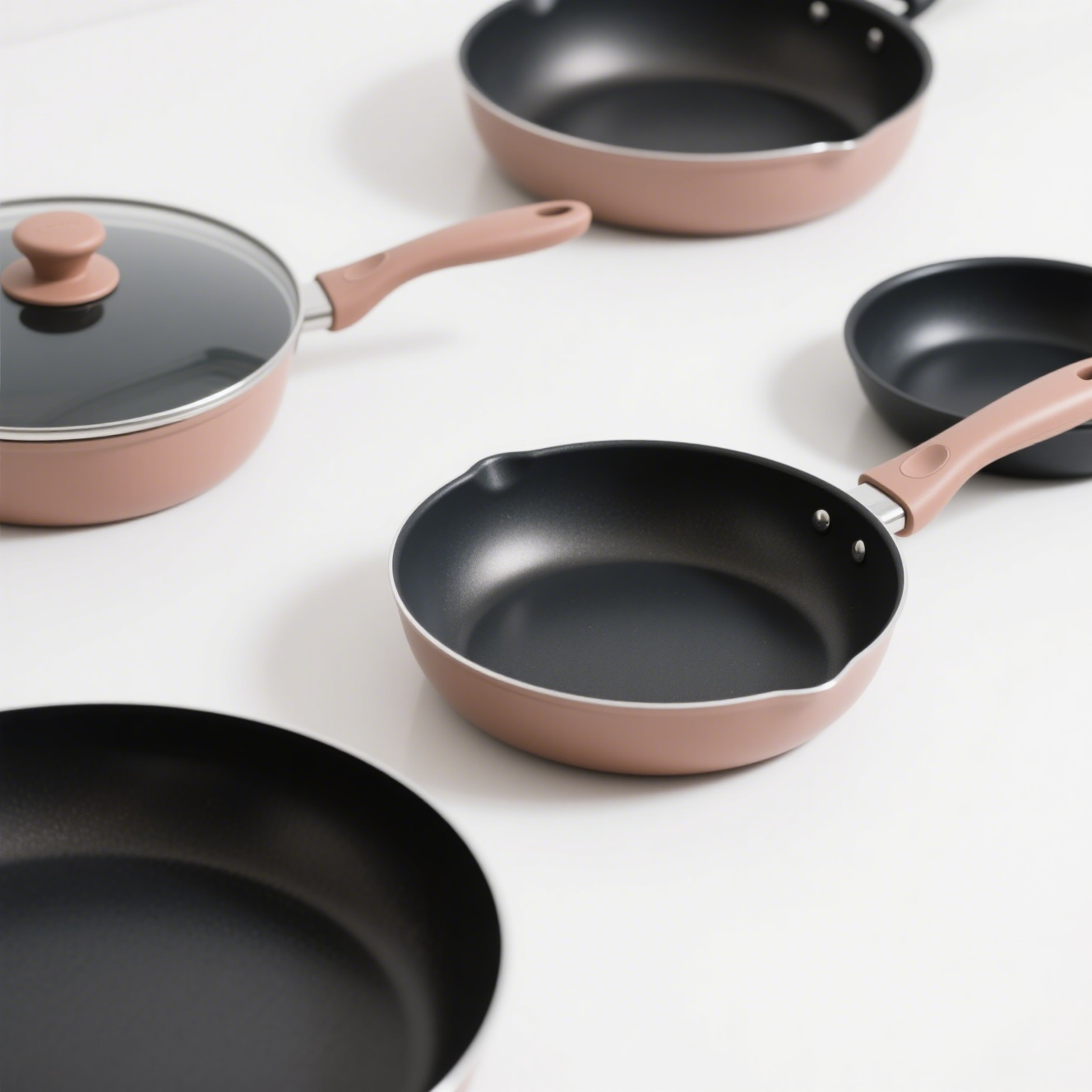 Poêle Shell Pebble facile à nettoyer