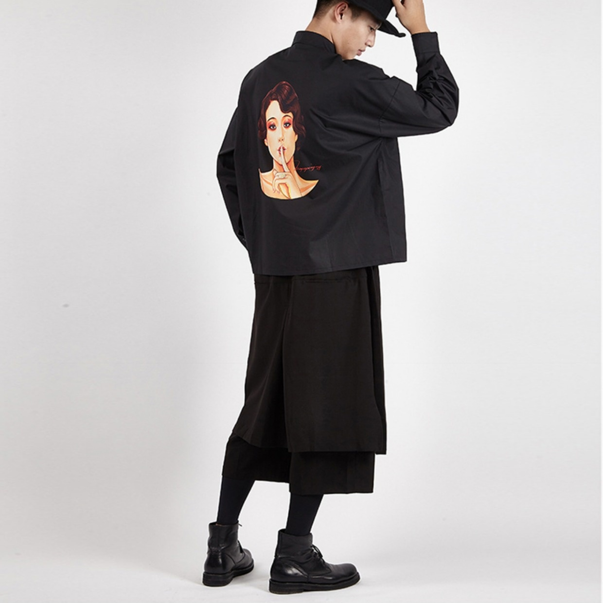 春夏のメンズワイドレッグパンツ、フェイクツーピースデザイン、キュロット、ニッチなゆったりした大きいサイズのサムライ89点パンツ