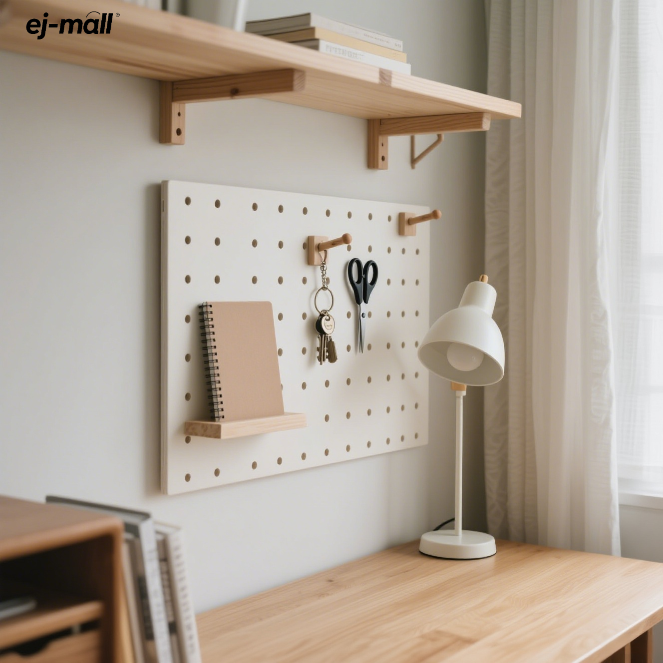 กระดานรูสำหรับตกแต่งและจัดเก็บ