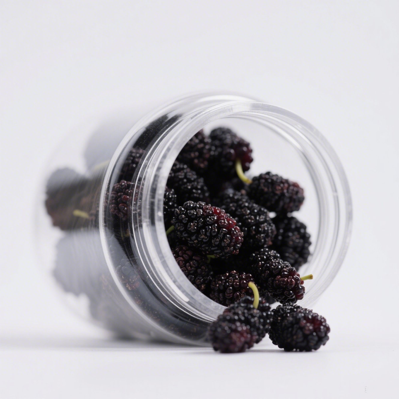 Detailní pohled na sušené moruše ve 250g balení