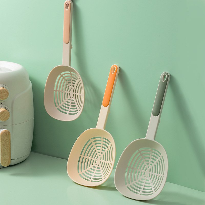 Kuchyňská naběračka na těstoviny s otvory