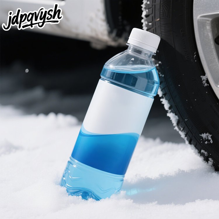 車窓を拭いている手元アップ