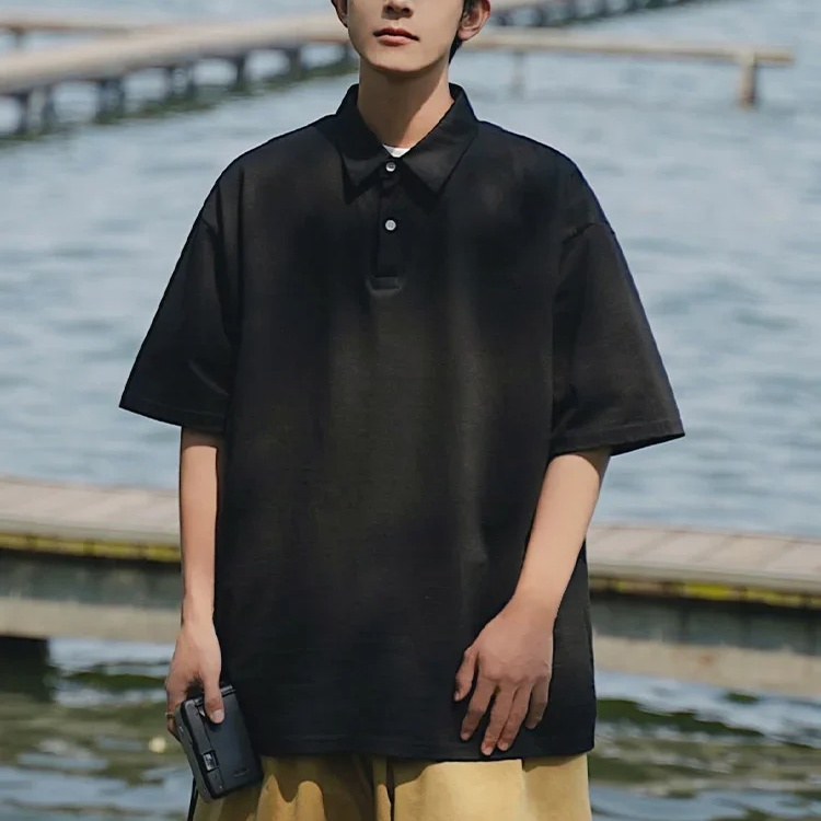 半袖ポロシャツの襟元ディテール