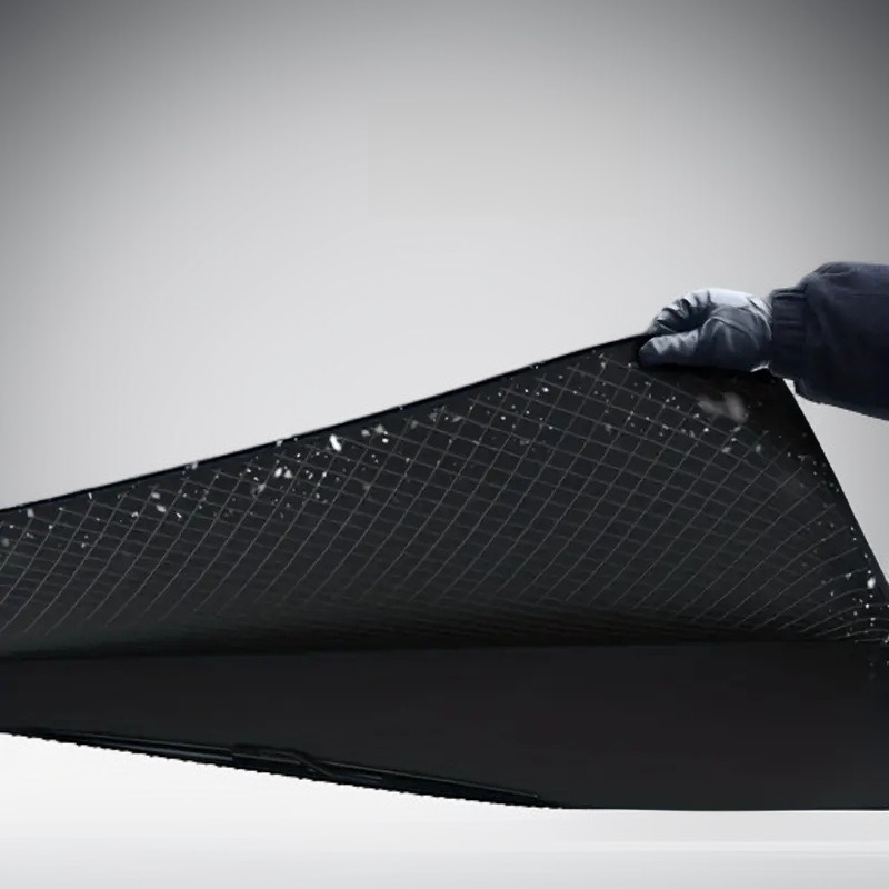 Installation facile de la housse pare-brise anti-neige