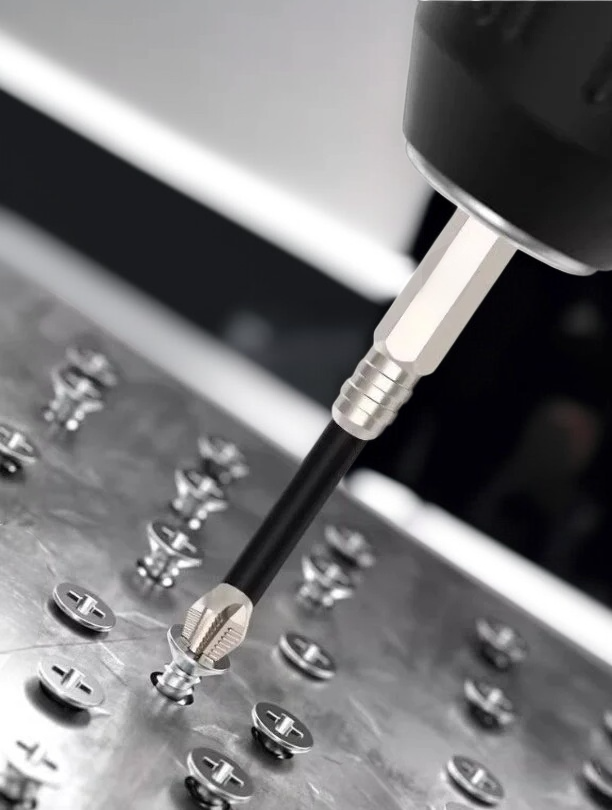 공구함에 보관된 바람비트 드라이버비트