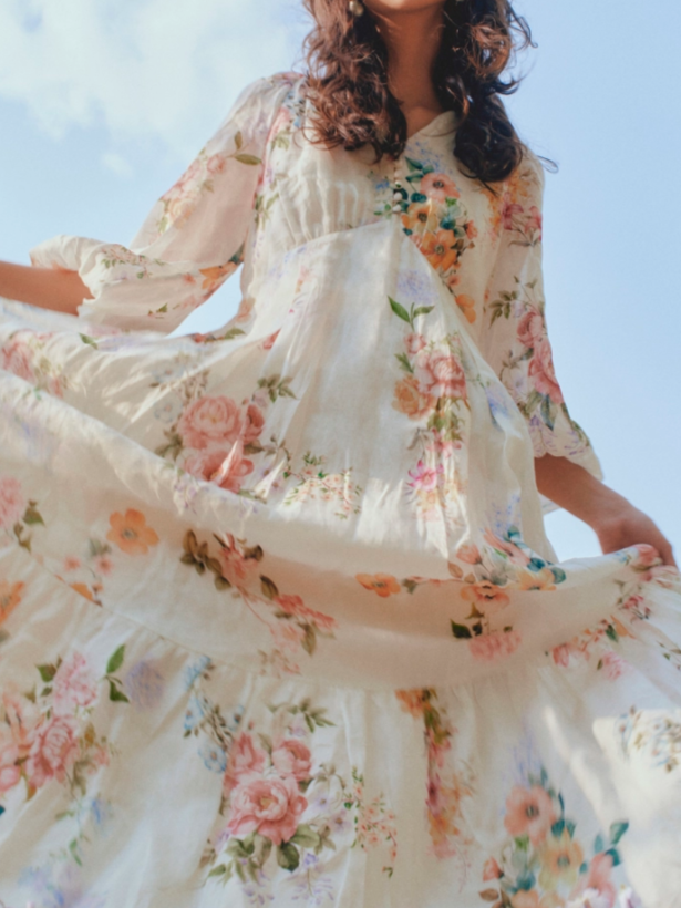 매치하기 쉬운 허리 조임 스퀘어넥 롱 원피스