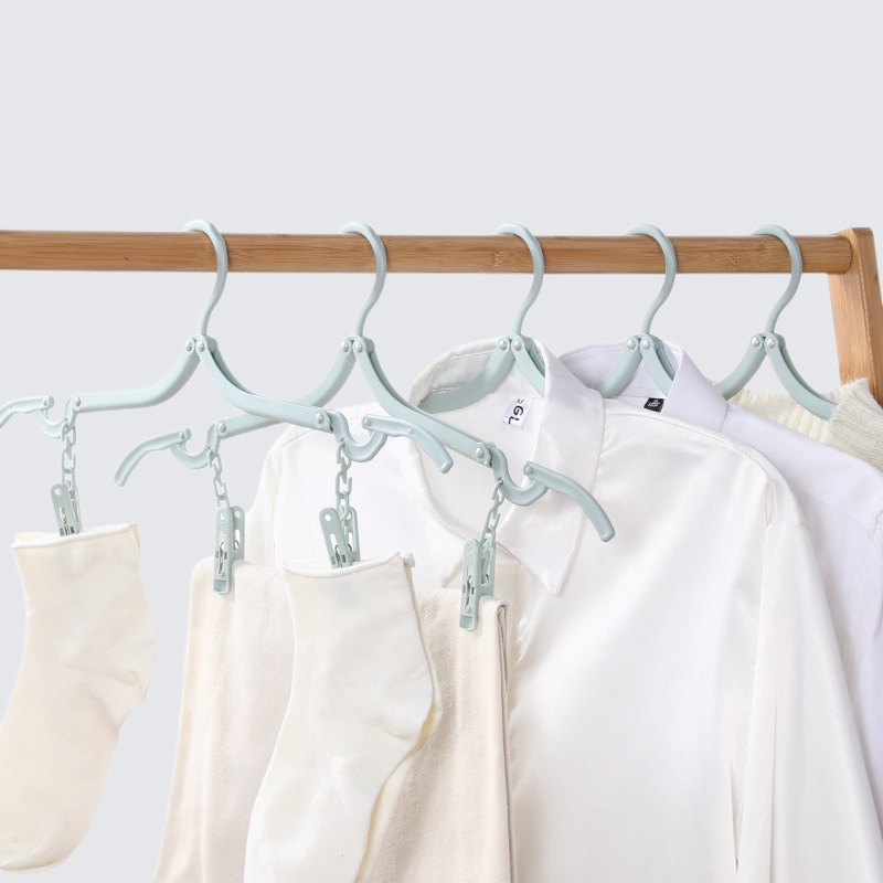 出張先で使える携帯ハンガー