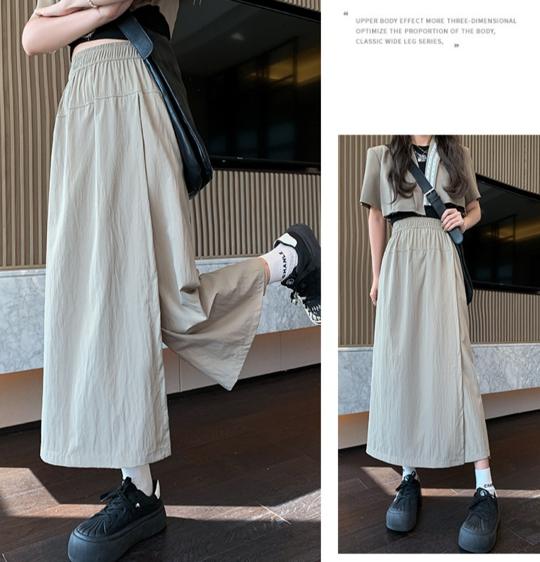 おしゃれなグレーカラーのスカートパンツ