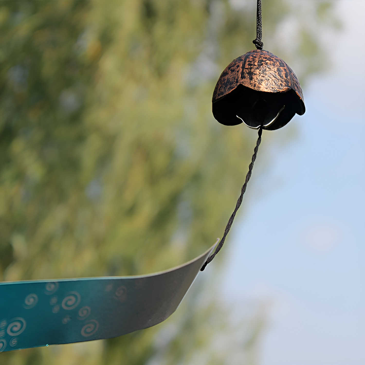 手作りの伝統工芸品・釣鐘型風鈴のディテール