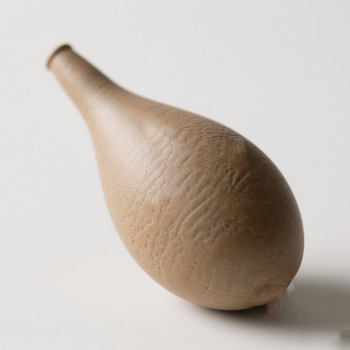 ada 2 kusů Xun – tradiční čínský hudební nástroj