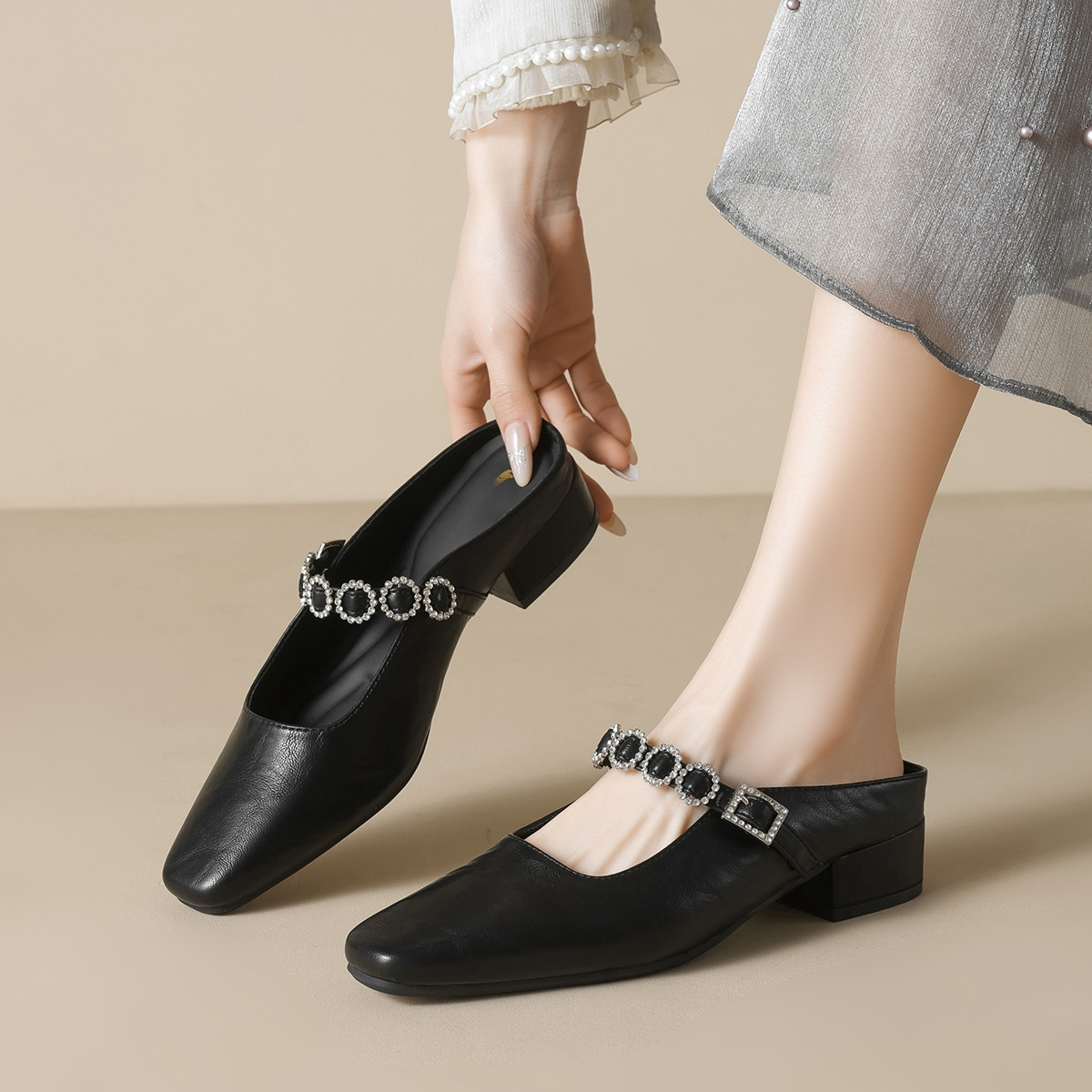 フレンチスタイルのクローズドトゥハーフスリッパ、レディース夏用スリッパ、アウトドア用ラインストーンサンダル、ゆったりとしたスリッポン厚ヒールサンダル