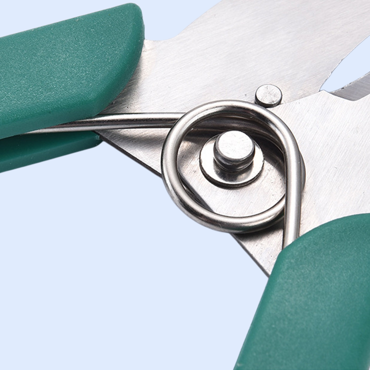 Garden Hand Pruner with Sharp Blade for Trimming and Shaping Flowers and Vegetables