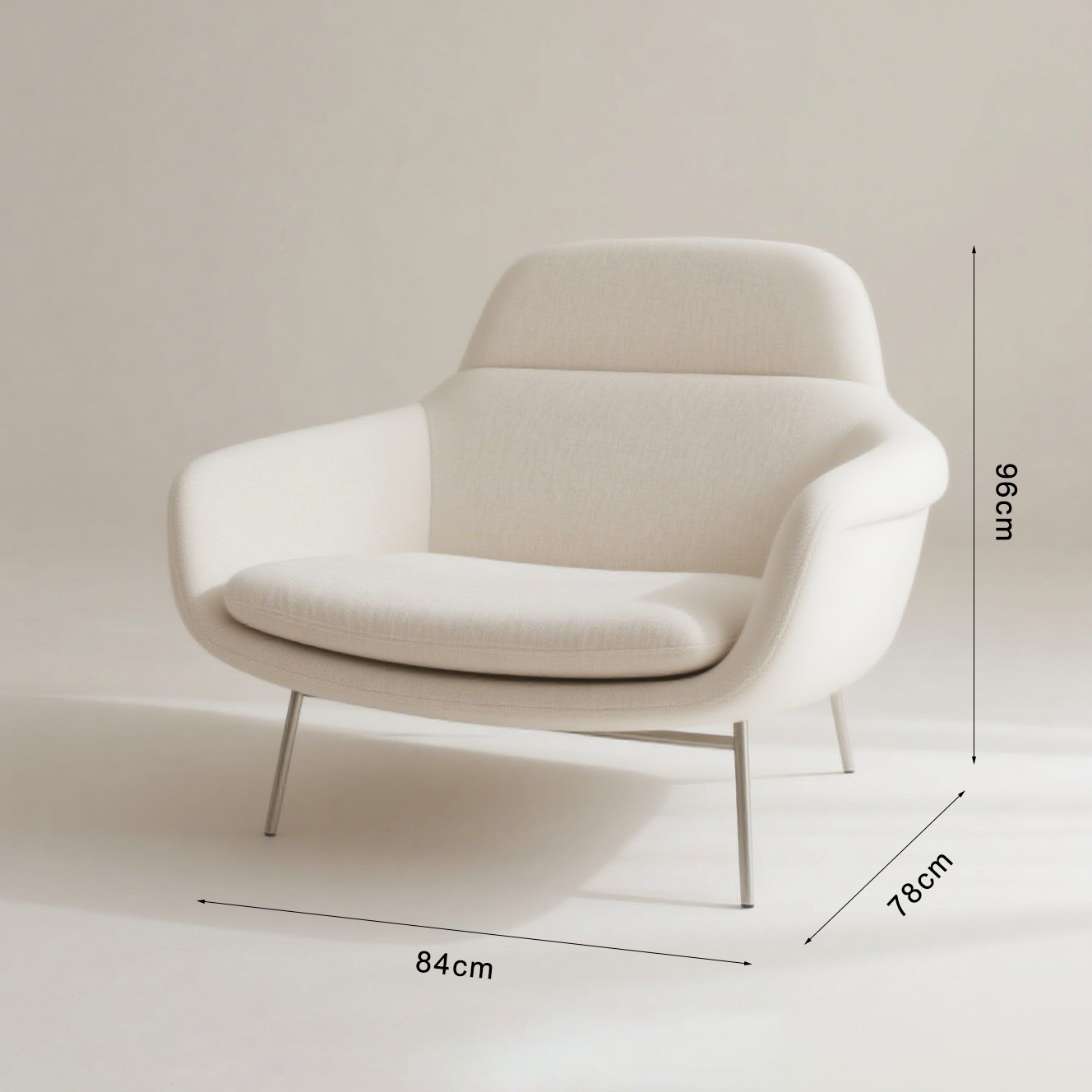 Designové křesílko ve skandinávském stylu s dekorativním polštářem