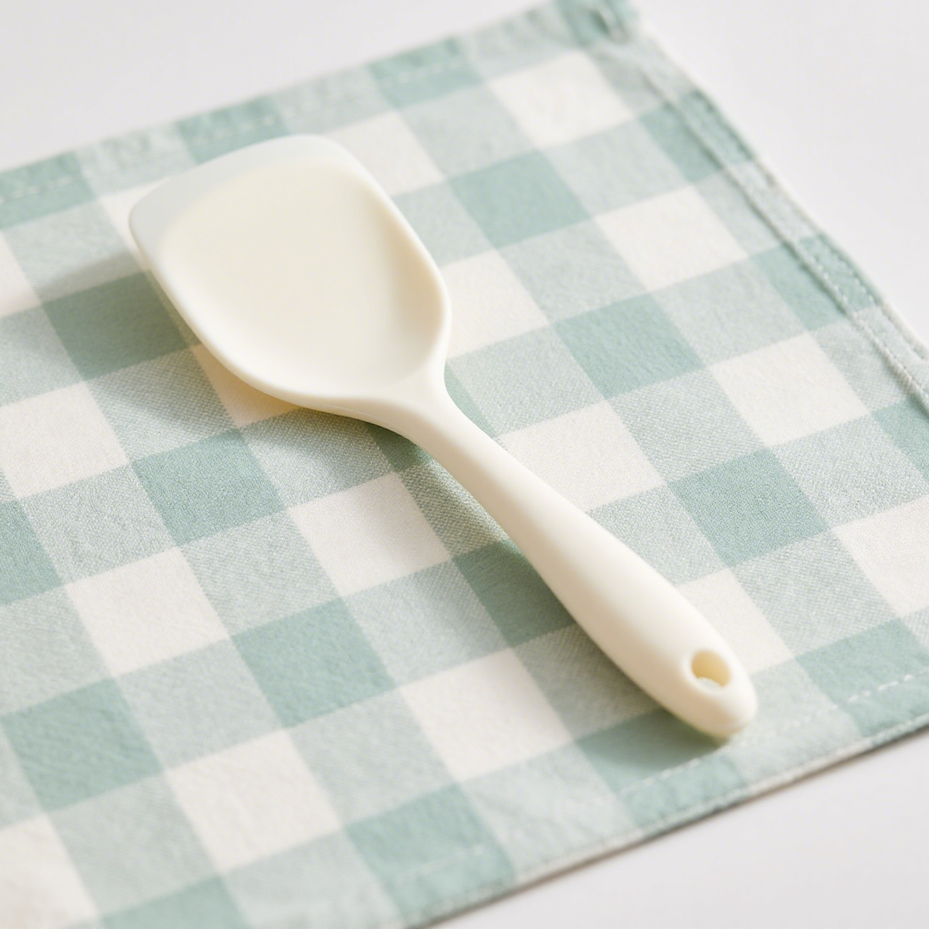 가정용 흰색 실리콘 주걱 전체 모습