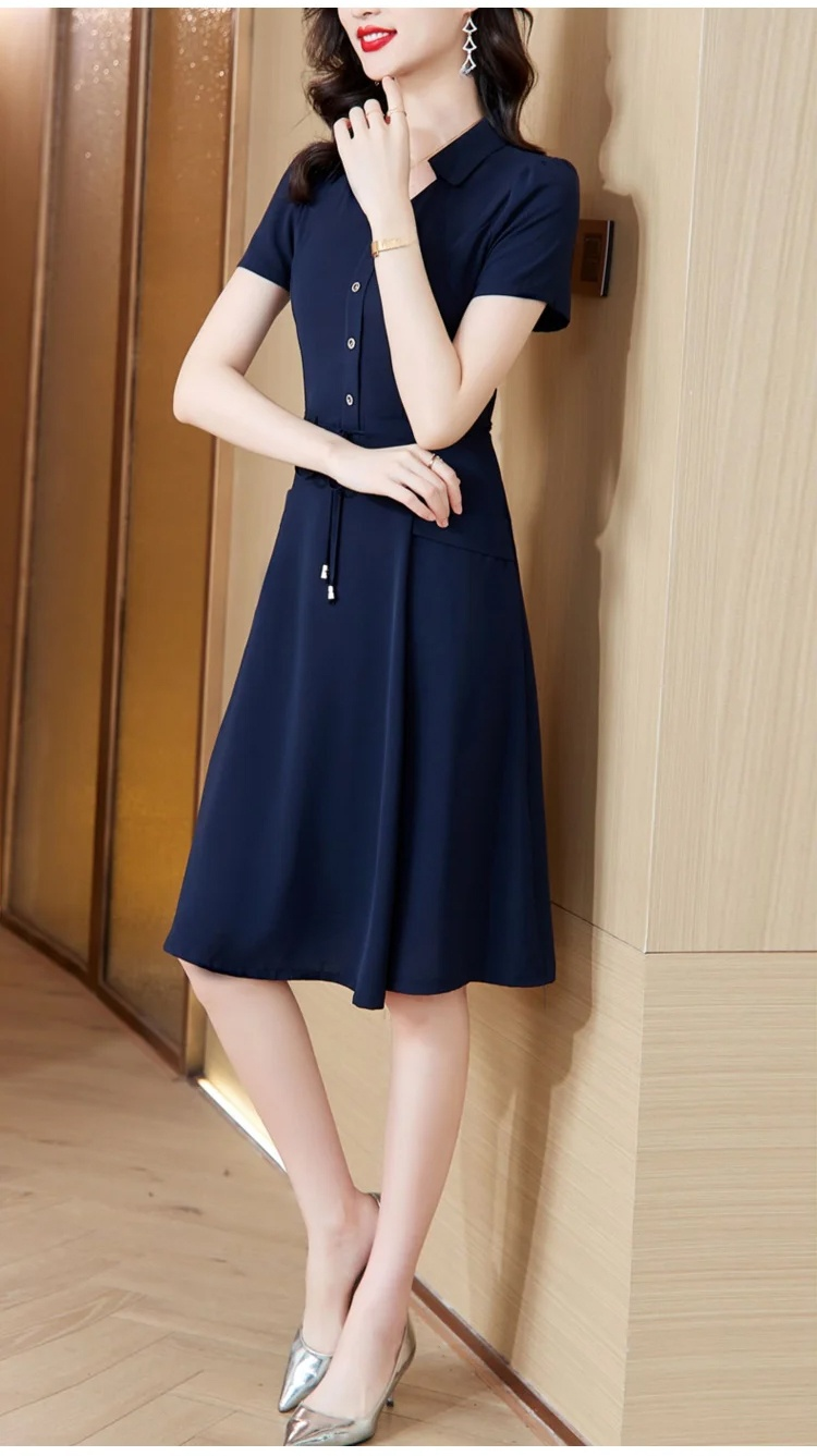 アクセサリーと合わせたワンピースコーデ