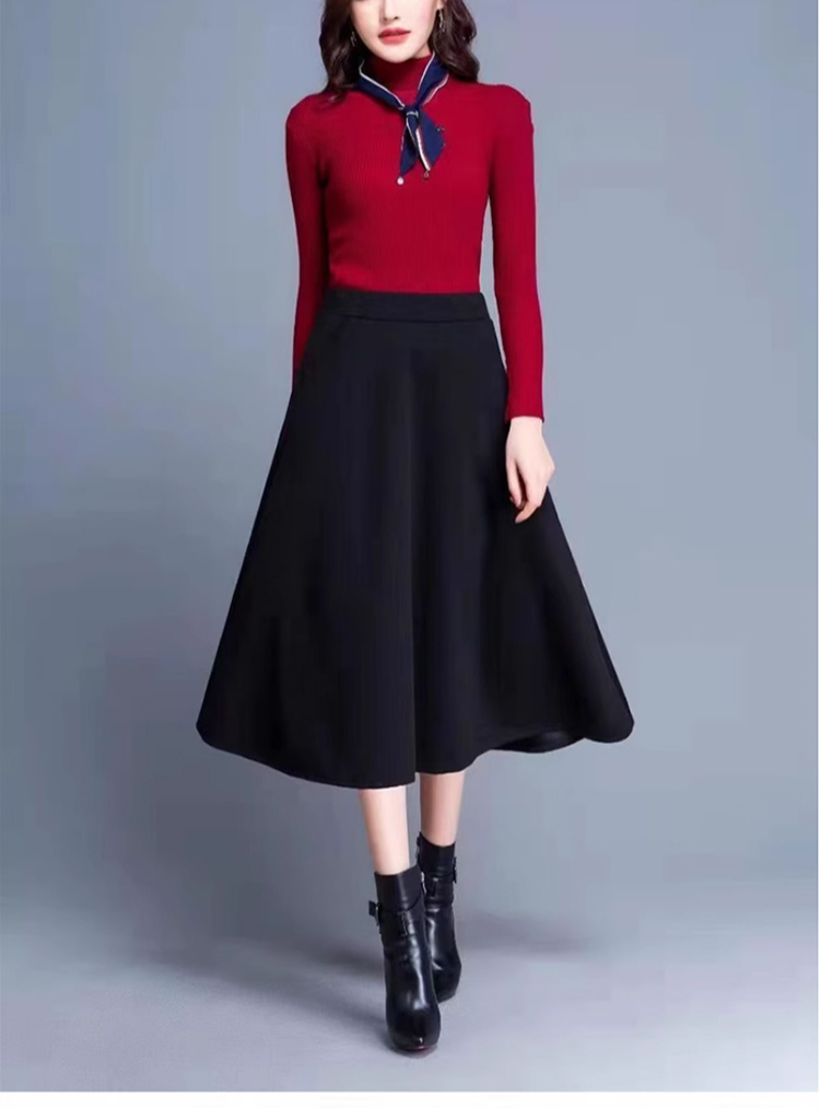 上品なウール素材のミディスカートデザイン