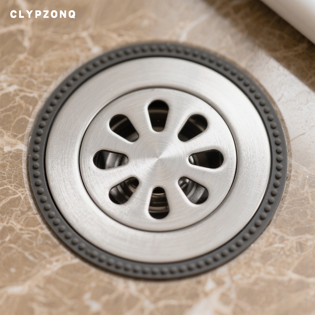 丸型アイスキューブが並ぶトレイのアップ写真