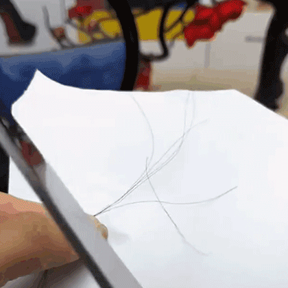 【Jedním řezem od kosti!】 Německý ostrý nůž snadno odděluje maso od kosti.