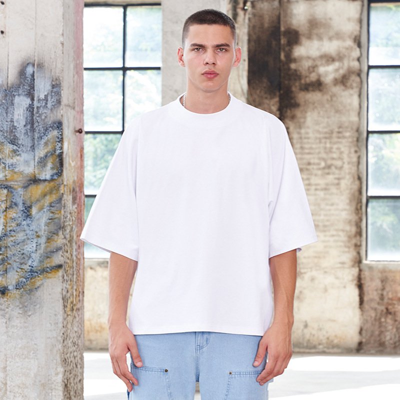 Kulatý výstřih, trendy krátké rukávy