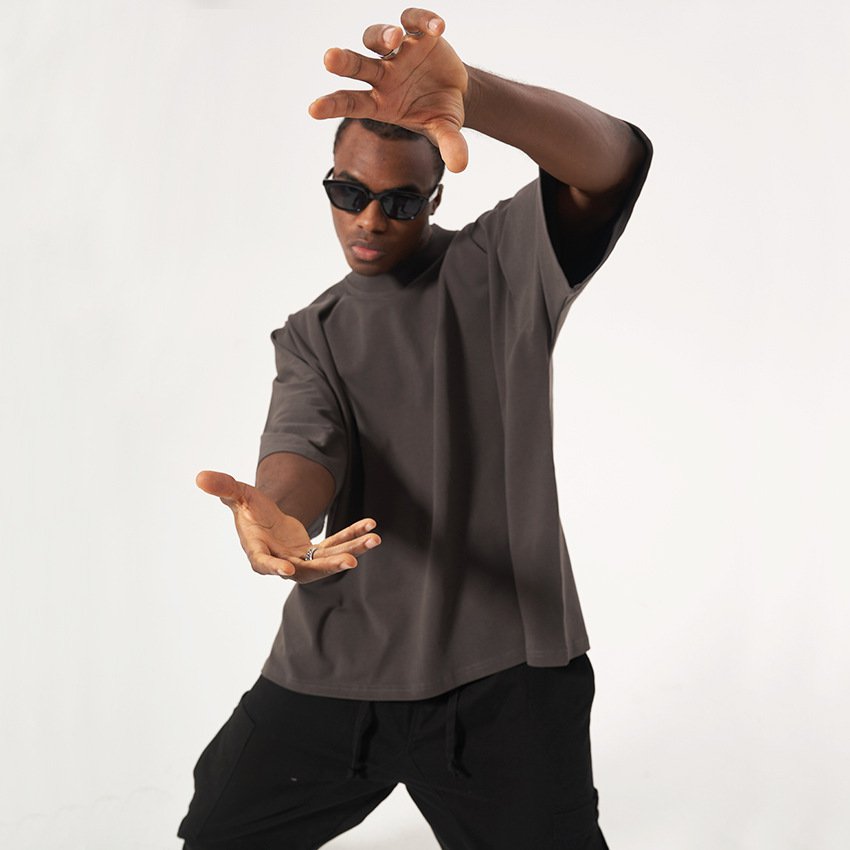 Kulatý výstřih, trendy krátké rukávy