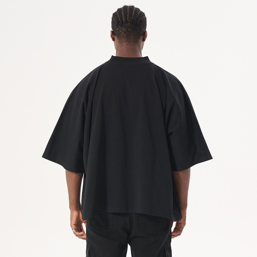 Kulatý výstřih, trendy krátké rukávy