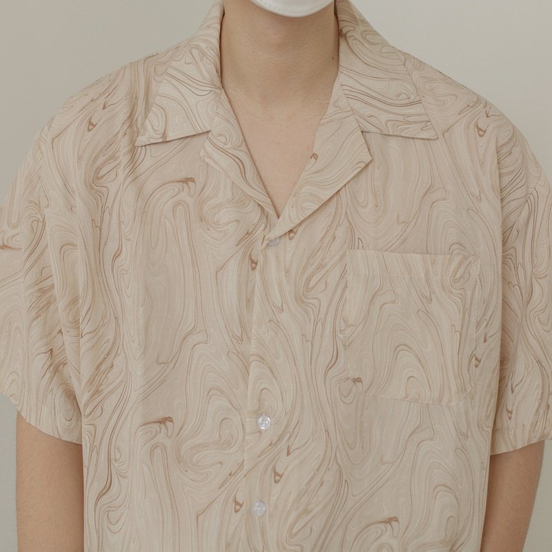 커플용 박시 실키 셔츠 착용 이미지