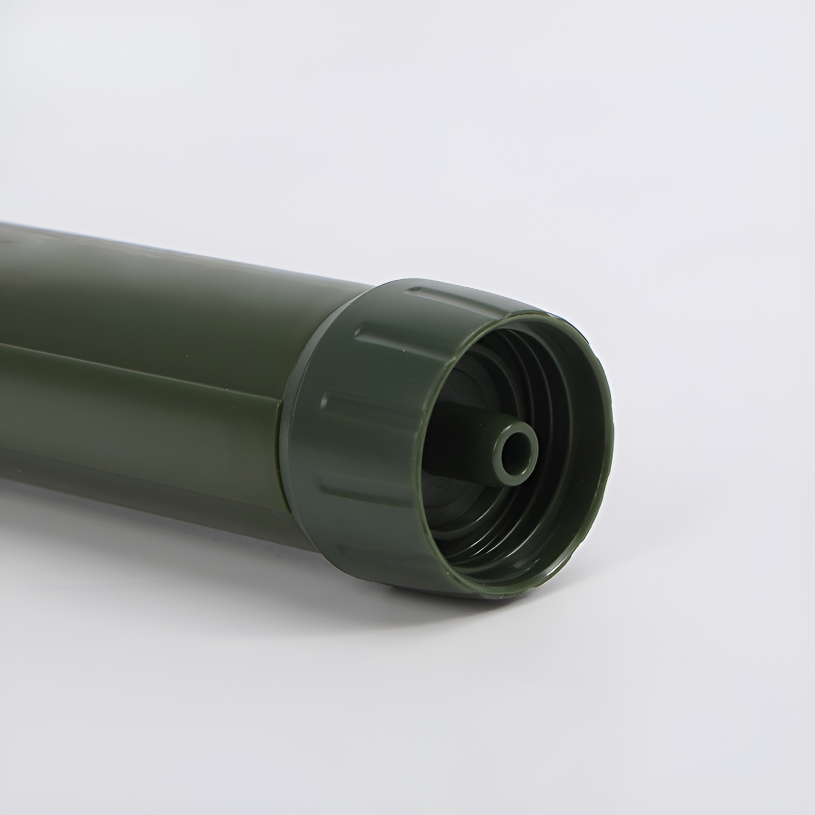 サバイバルストローで安全な飲み水を確保