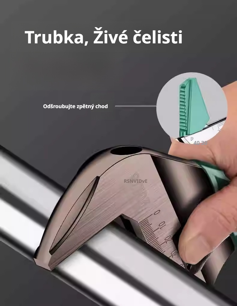 Ergonomický hasák na trubky v akci