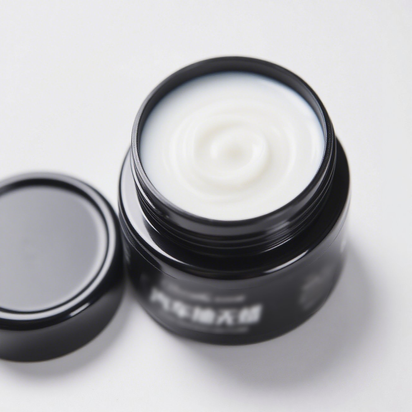 Aplikace vosku na karoserii automobilu