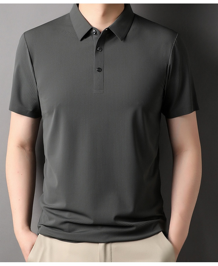 多用途に使える涼感ワッフルポロシャツのライフスタイル写真