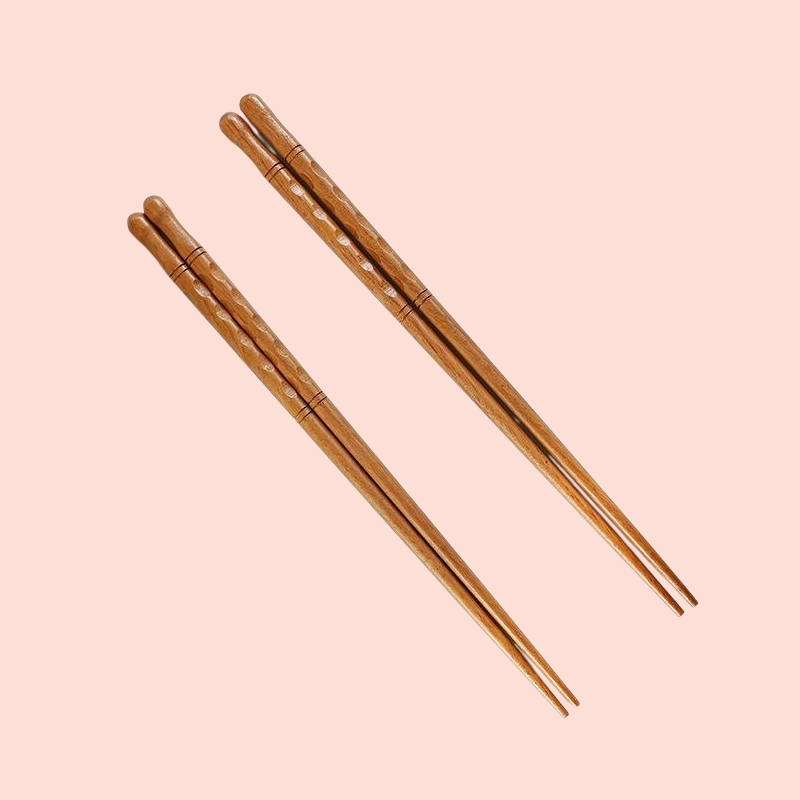 手彫りの尖った寿司用箸