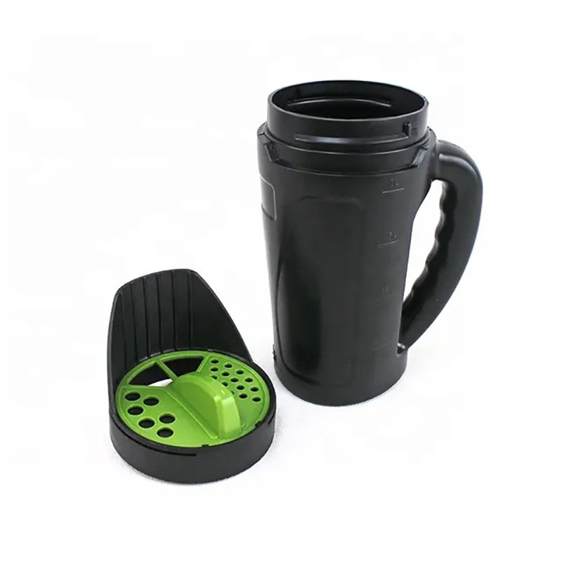 軽量で扱いやすい種まき道具