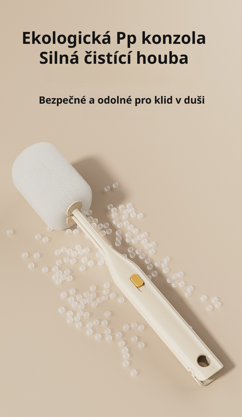 Detail použití kartáče ve sklenici