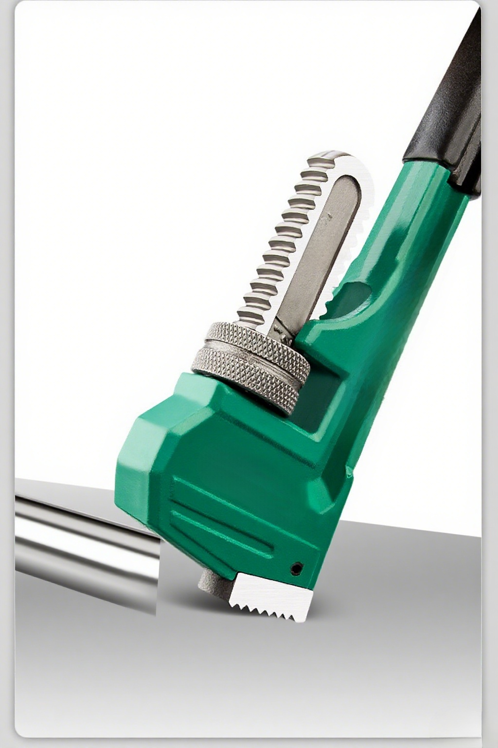 파이프 작업에 적합한 전문가용 렌치