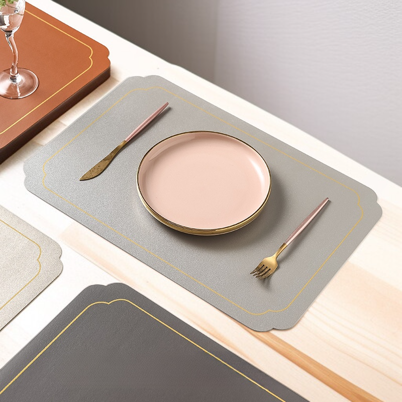 고급스러운 디자인의 가죽 쿠션