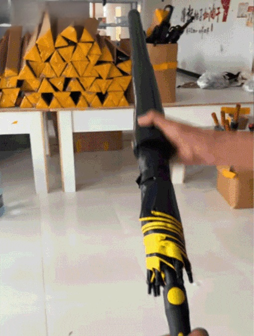 Automatyczny, dwuwarstwowy, wiatroodporny parasol.