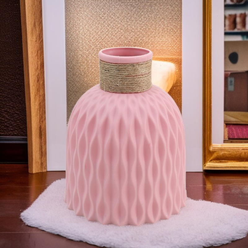 Plastová váza s vodními vlnkami