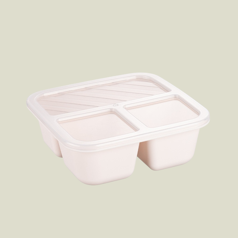 전자레인지에 직장인 도시락 데우기