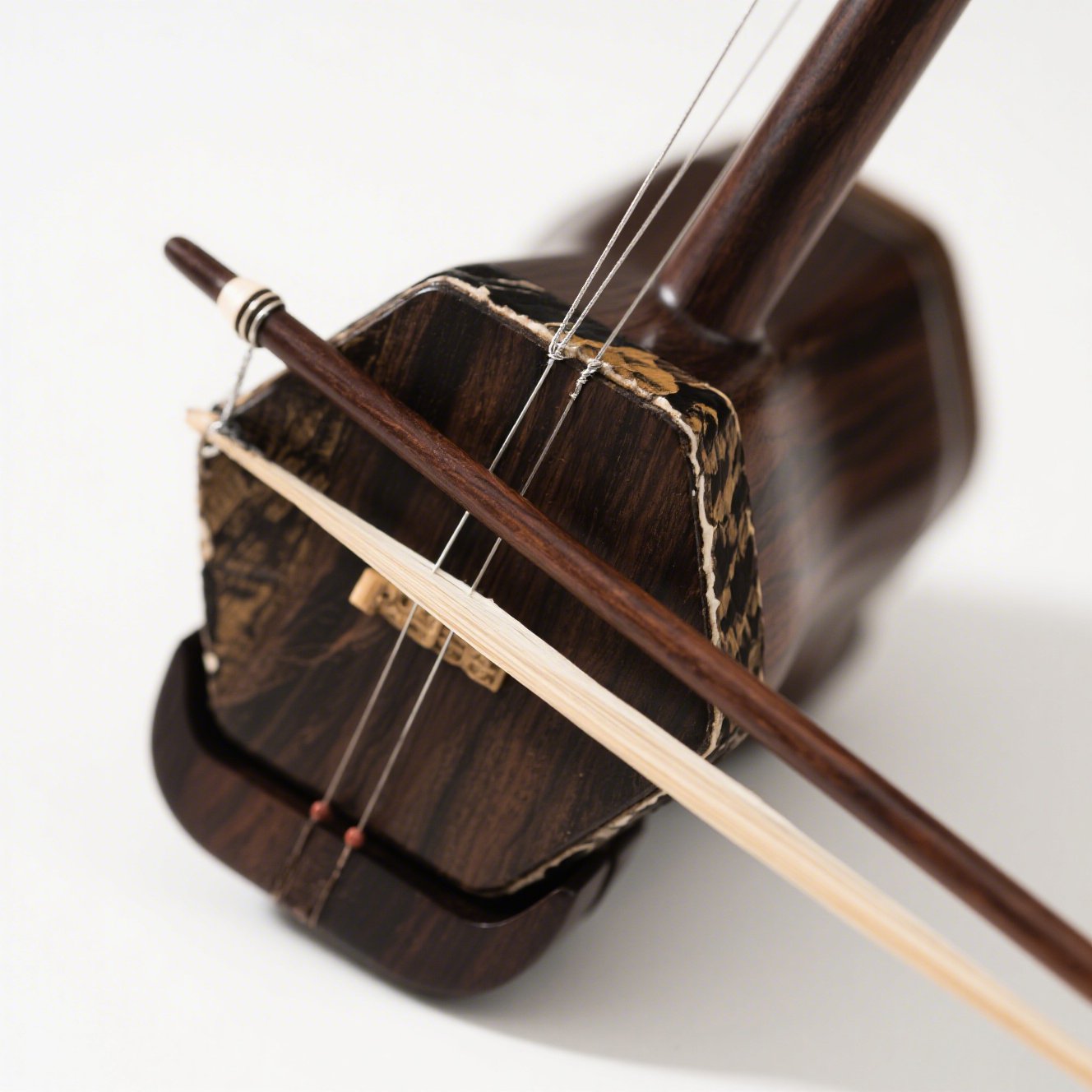 Luxusní erhu z kvalitního ořechového dřeva
