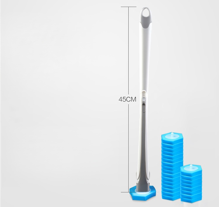 Saubere Toilette mit Einweg-Toilettenbürste