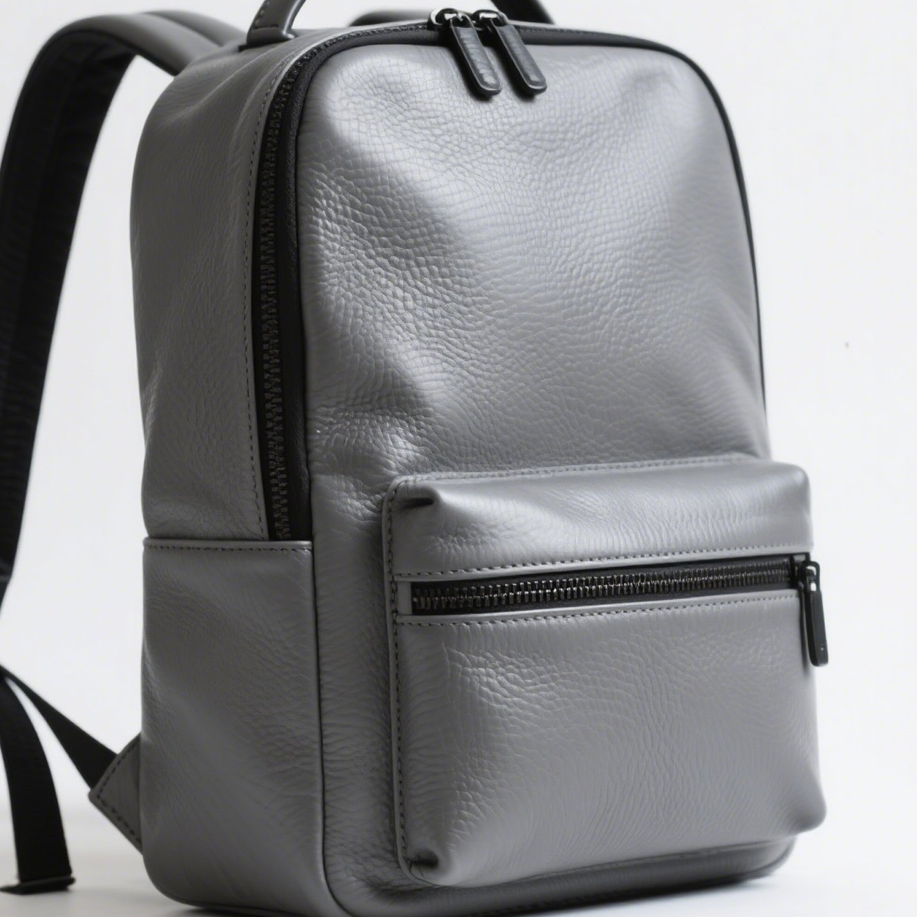 Šedý moderní batoh