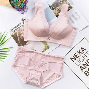 谷間メイクノンワイヤーブラセット