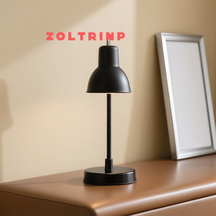 Altmodische Tischlampe aus Metall