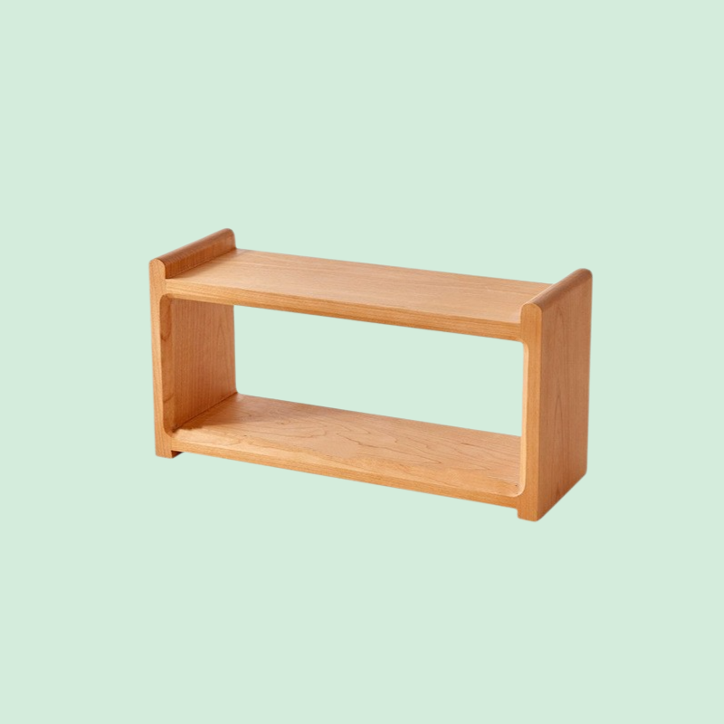 キッチンテーブルのコーヒーカップ