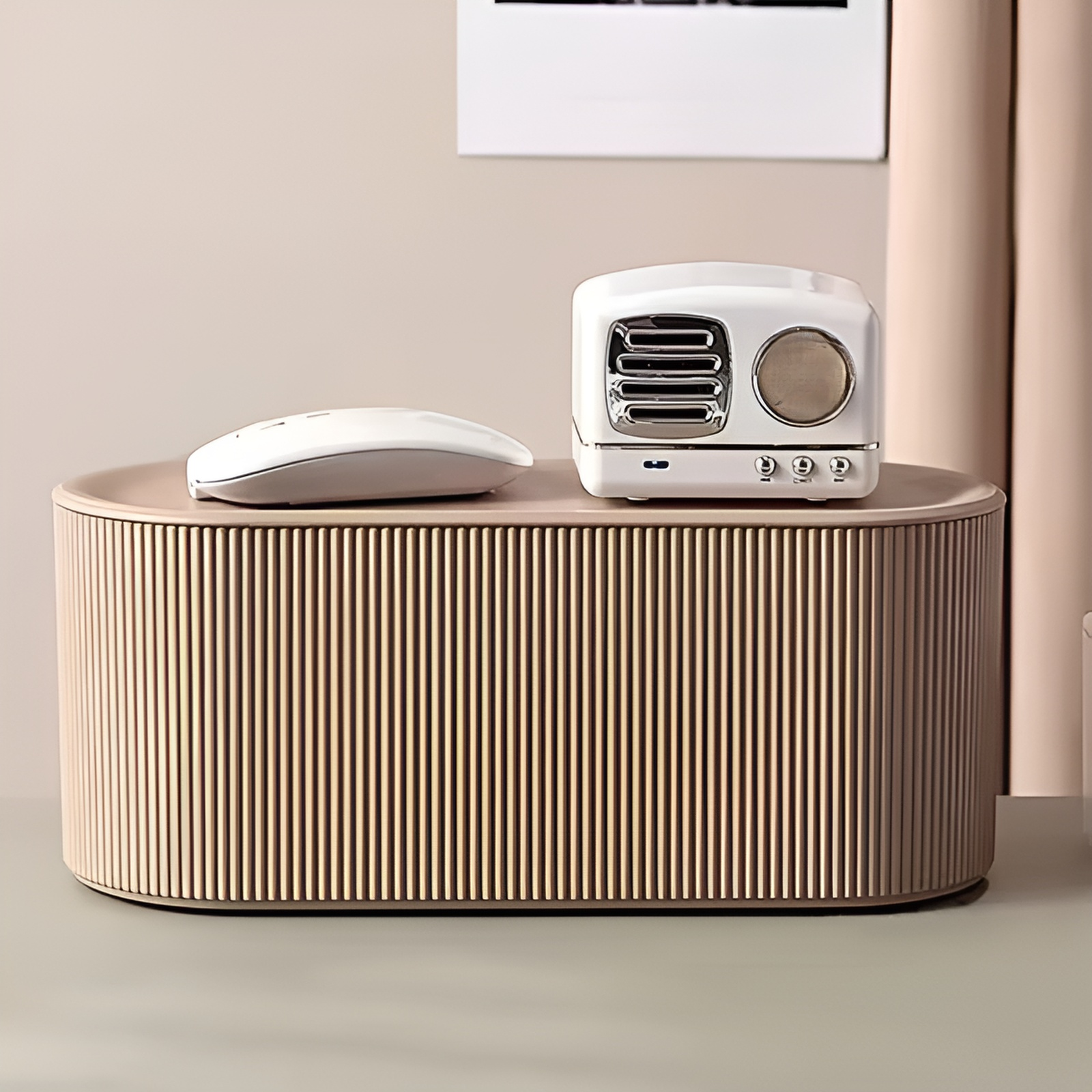 ソケットとケーブルを整理できる収納ボックス