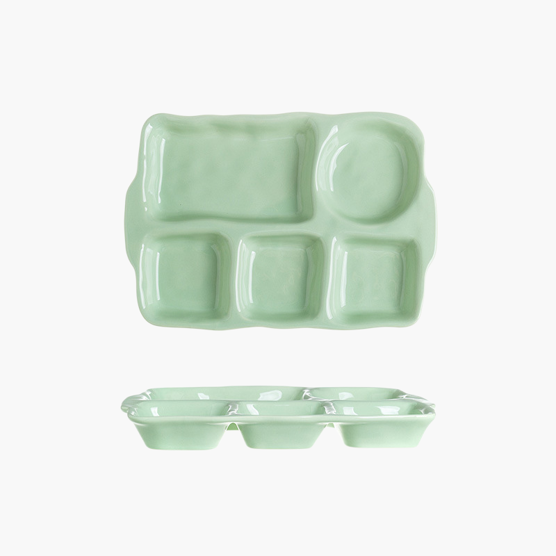 クリーム色の家庭用陶器食器