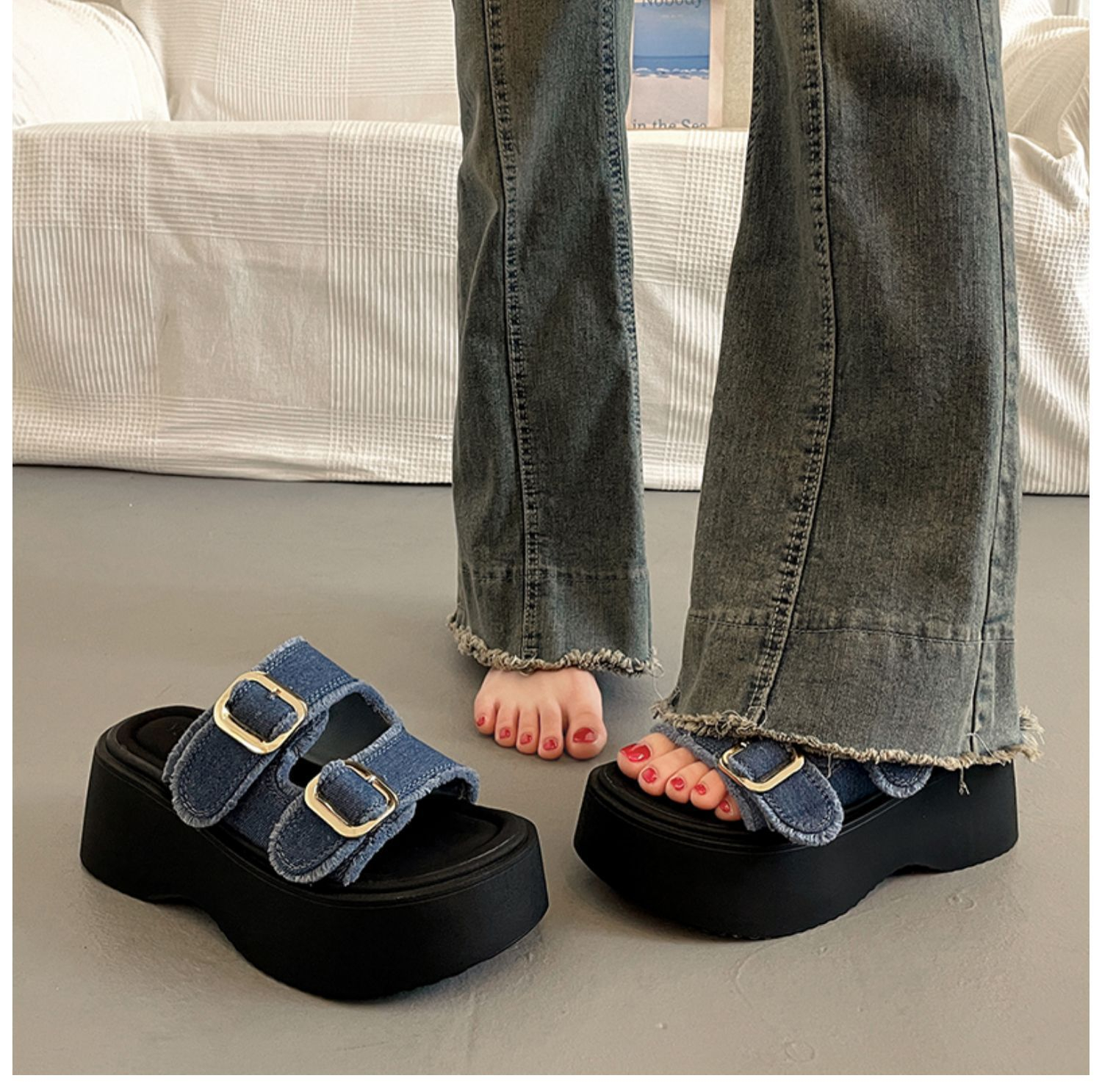 快適な履き心地のカジュアル厚底スリッパ