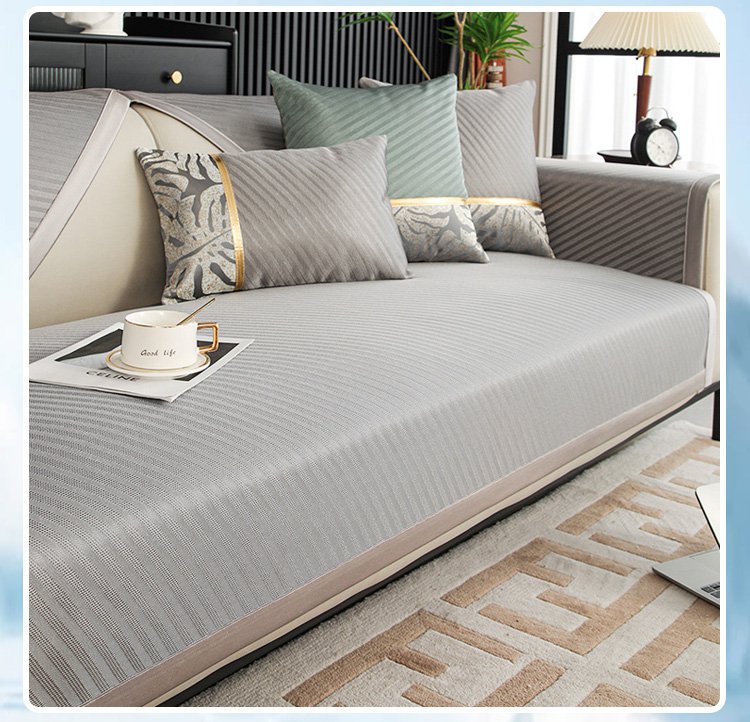 고급 소파 매트로 꾸민 모던 거실 인테리어