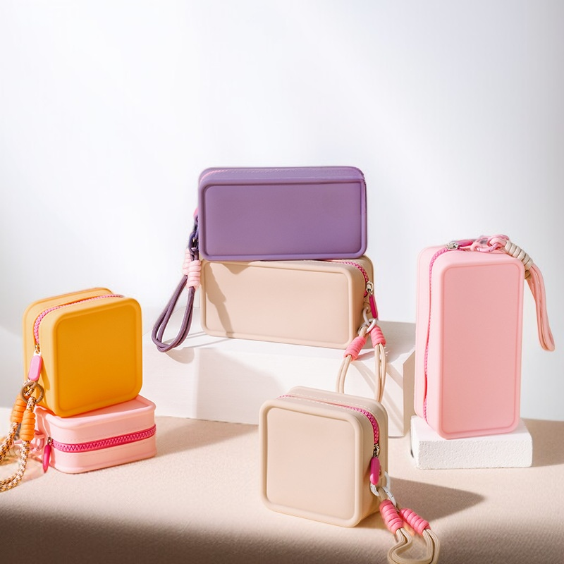 Portable large-capacity storage bag