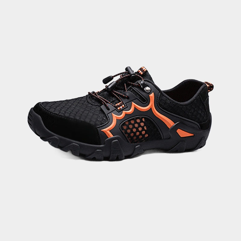 アウトドア用通気登山靴